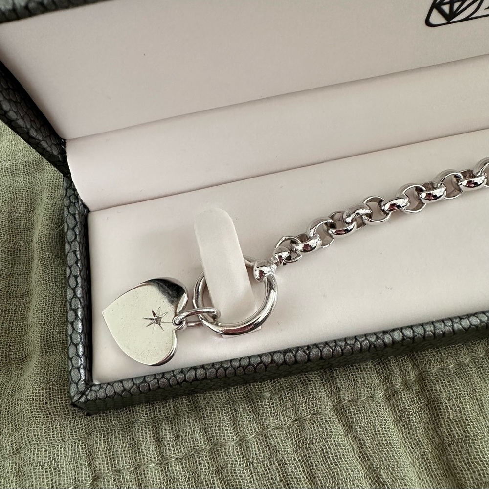 NIB Rogers & Holland “return to tiffany’s” inspired bracelet with diamond accent